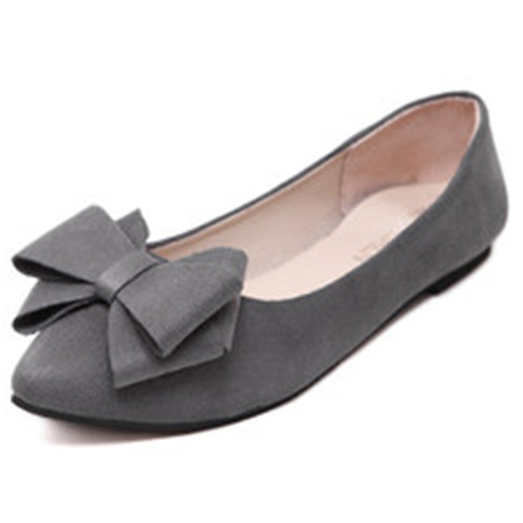 Pointed-toe pumps