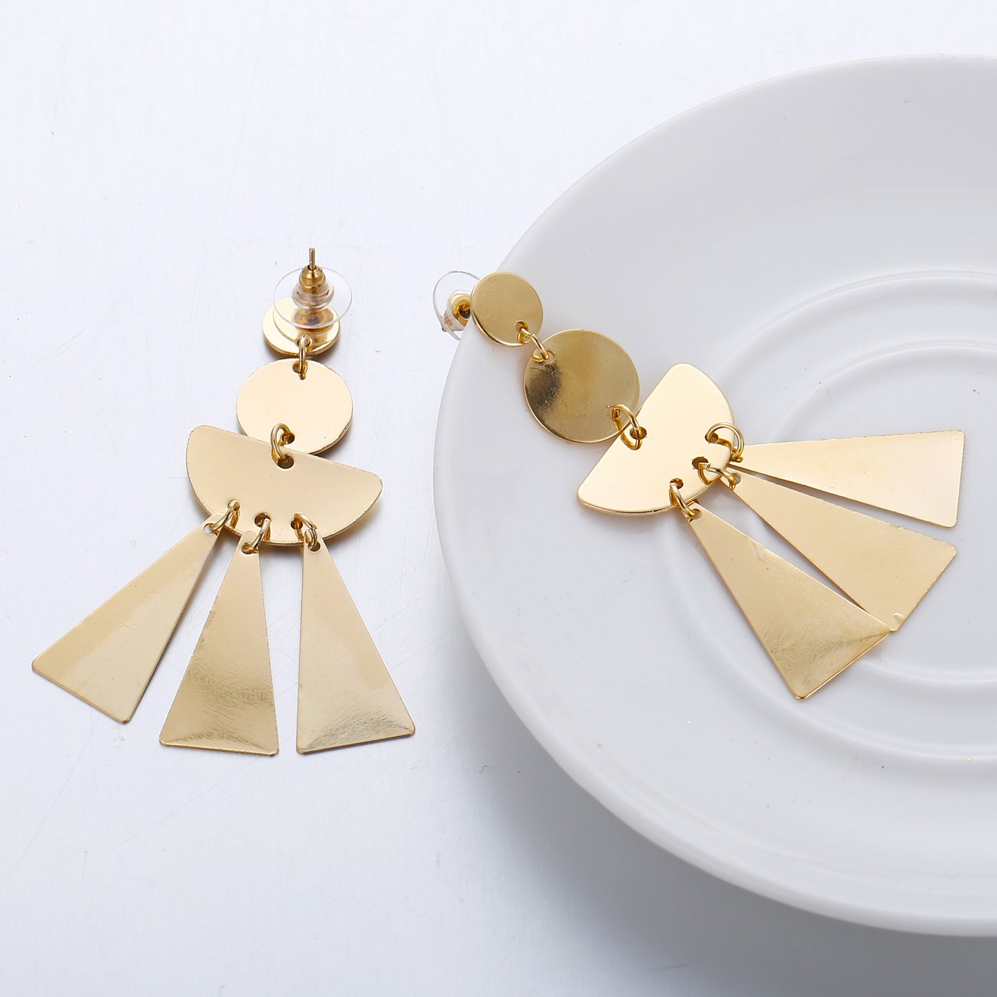 Triangular metal disc fan-shaped tassel earrings