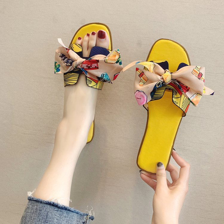 Colorful ribbon bow slippers