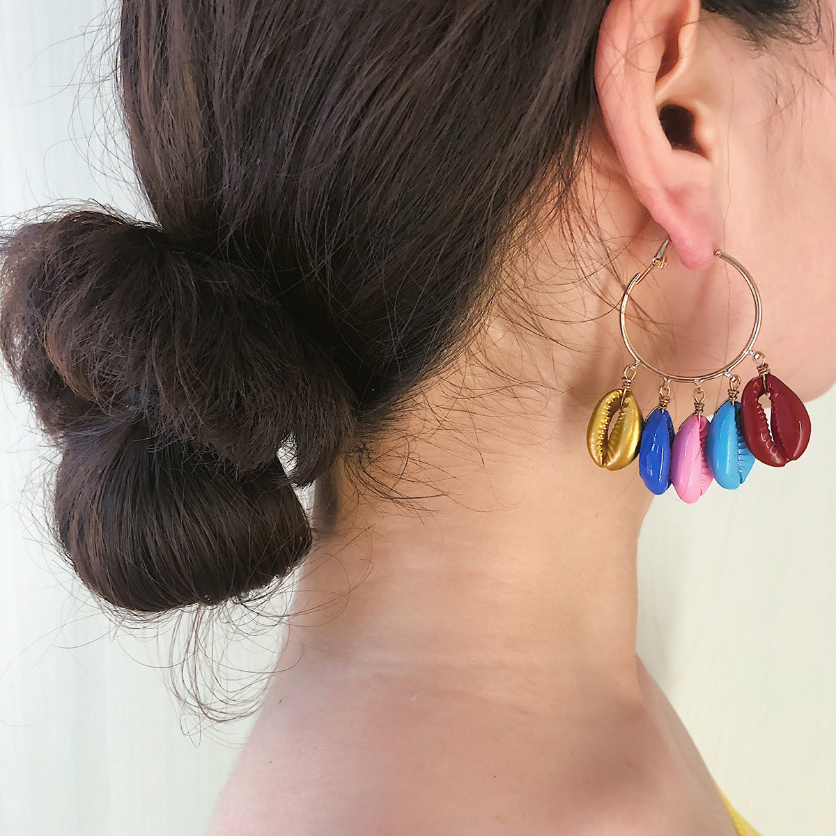 Beach color exaggerated spray paint shell earrings