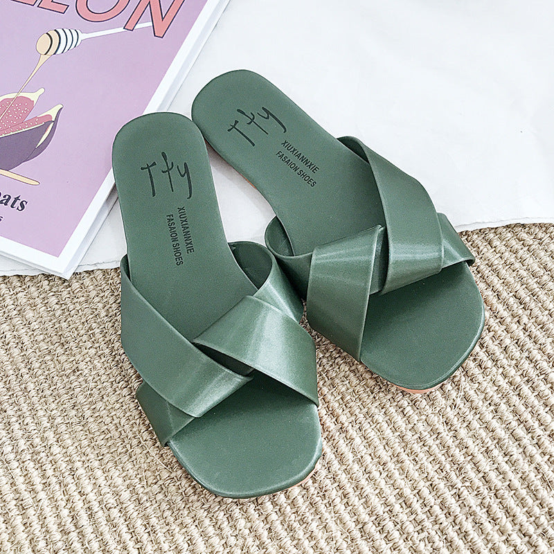 Flat-bottomed slippers wholesale