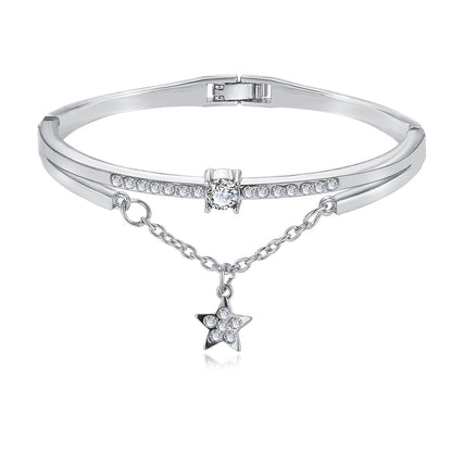 Rose gold five-pointed star bracelet with diamonds