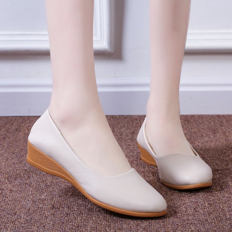 Flat bottom women's shoes soft leather soft bottom