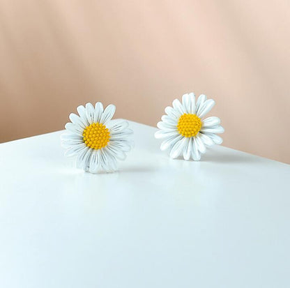 925 silver needle small daisy stud earrings