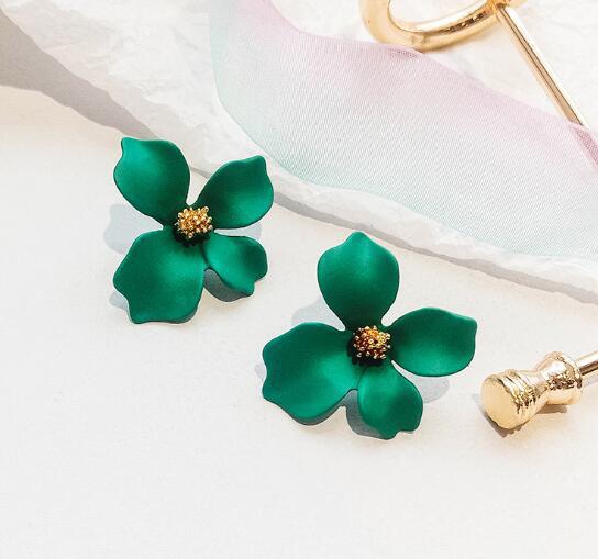 New flower earrings with Korean personality