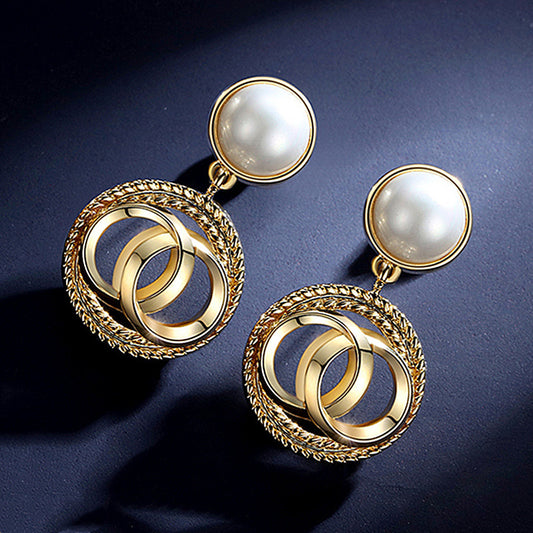 Court style pearl earrings