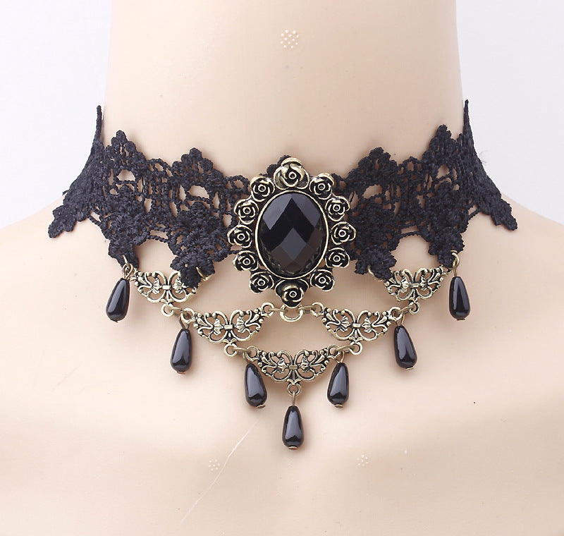 Exaggerated lace necklace