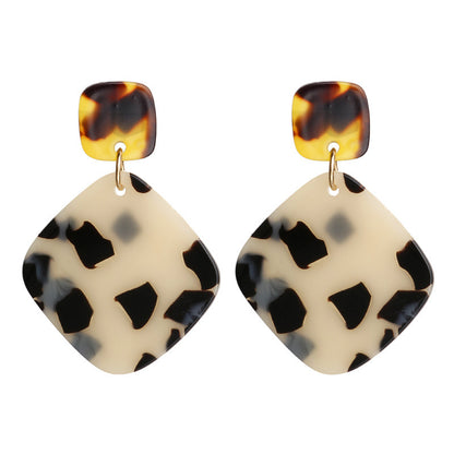 Acrylic retro acetic acid plate stud earrings