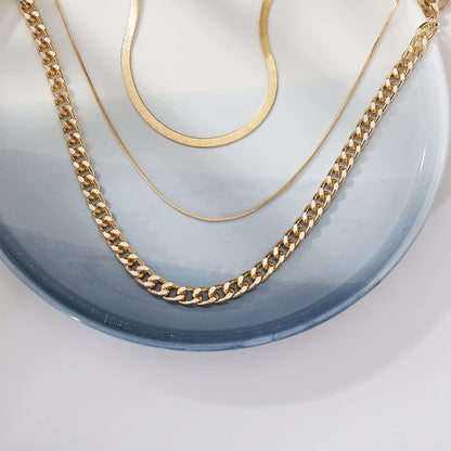 Layered thick chain triple lock necklace