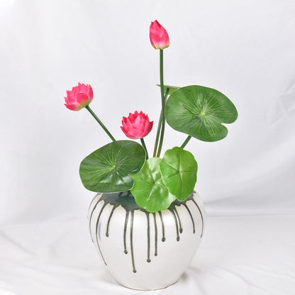 Simulation of small lotus, lotus leaf bouquet, small potted plant