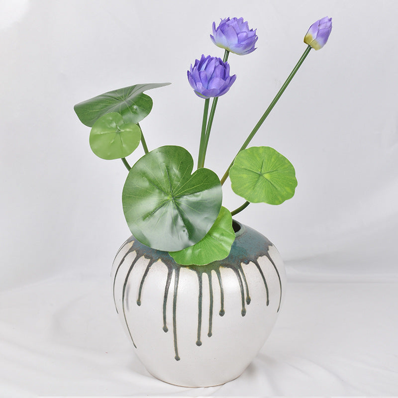 Simulation of small lotus, lotus leaf bouquet, small potted plant