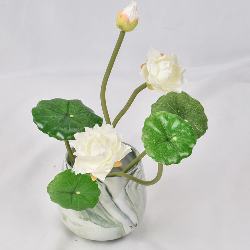 Simulation of small lotus, lotus leaf bouquet, small potted plant