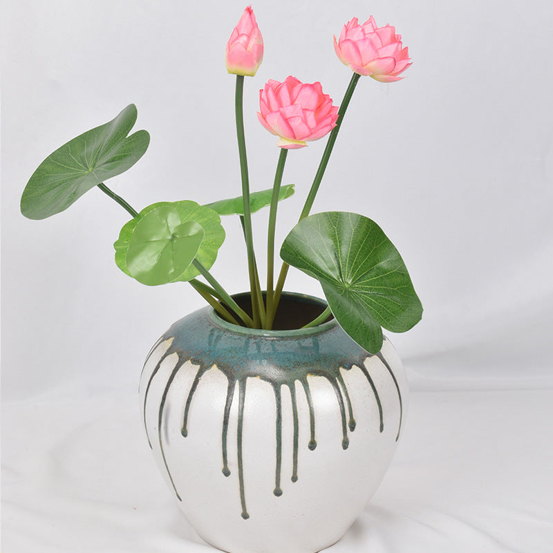 Simulation of small lotus, lotus leaf bouquet, small potted plant