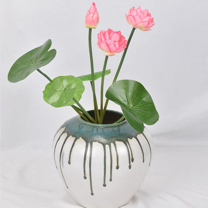 Simulation of small lotus, lotus leaf bouquet, small potted plant