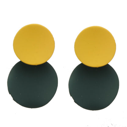 Color matching disc stud earrings