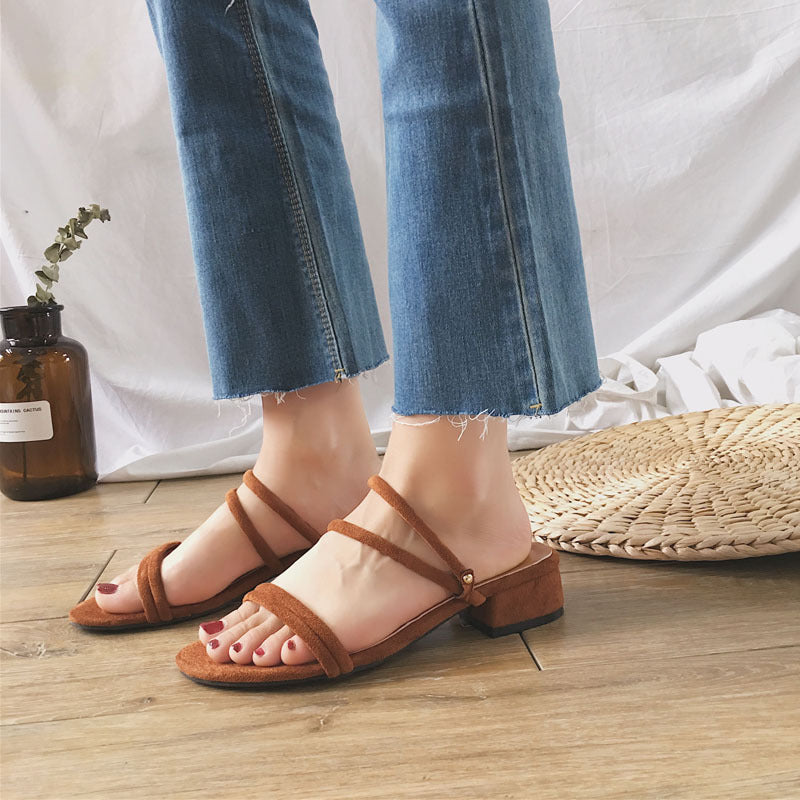 Korean sandals are versatile in summer