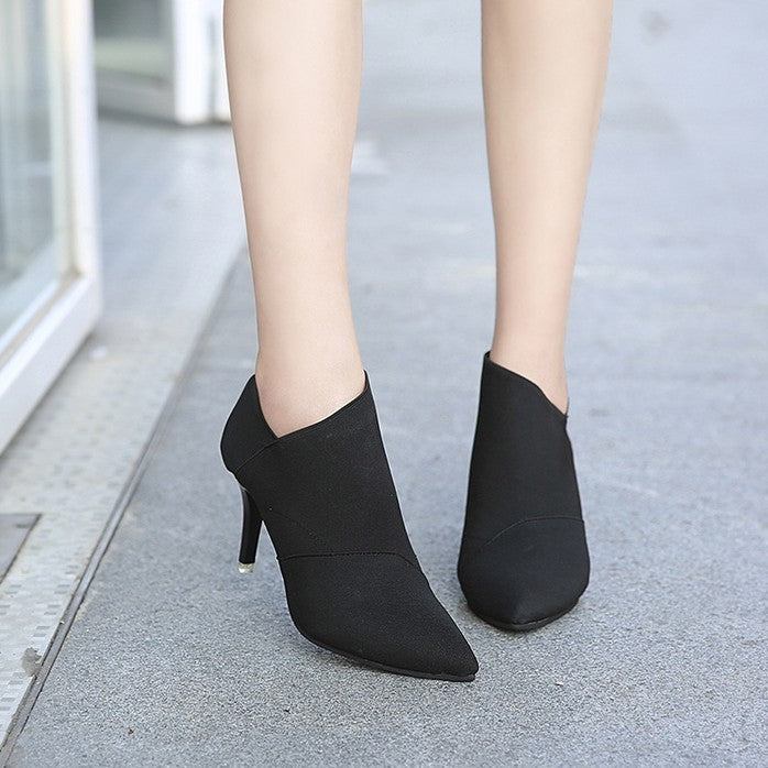 Women's shoes with pointed-toe boots