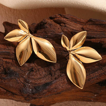 Flower leaf stud earrings