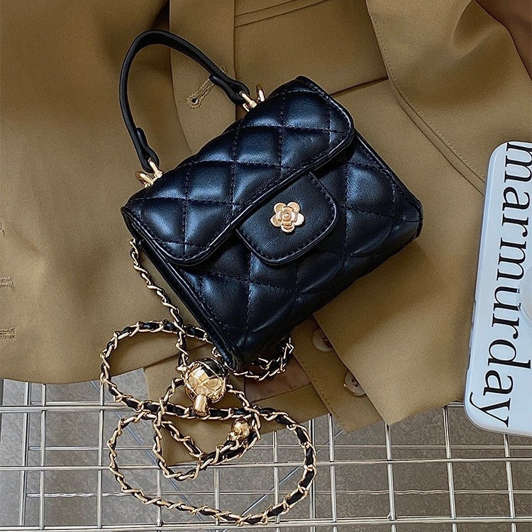 Small Chanel style chain bag