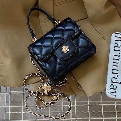 Small Chanel style chain bag