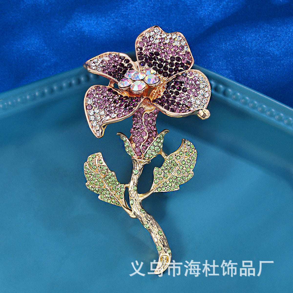 Retro flower brooch temperament