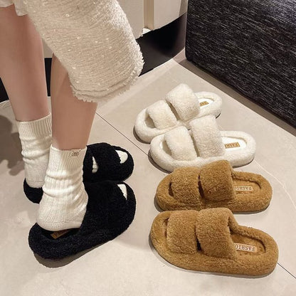 Lamb wool slippers