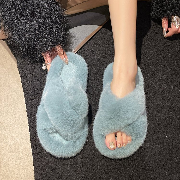 Large size crossed fluffy slippers