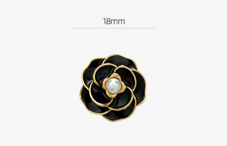 Black flower anti-light buckle brooch