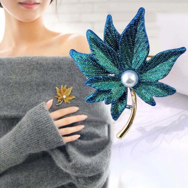 Maple Leaf Brooch Double Pearl