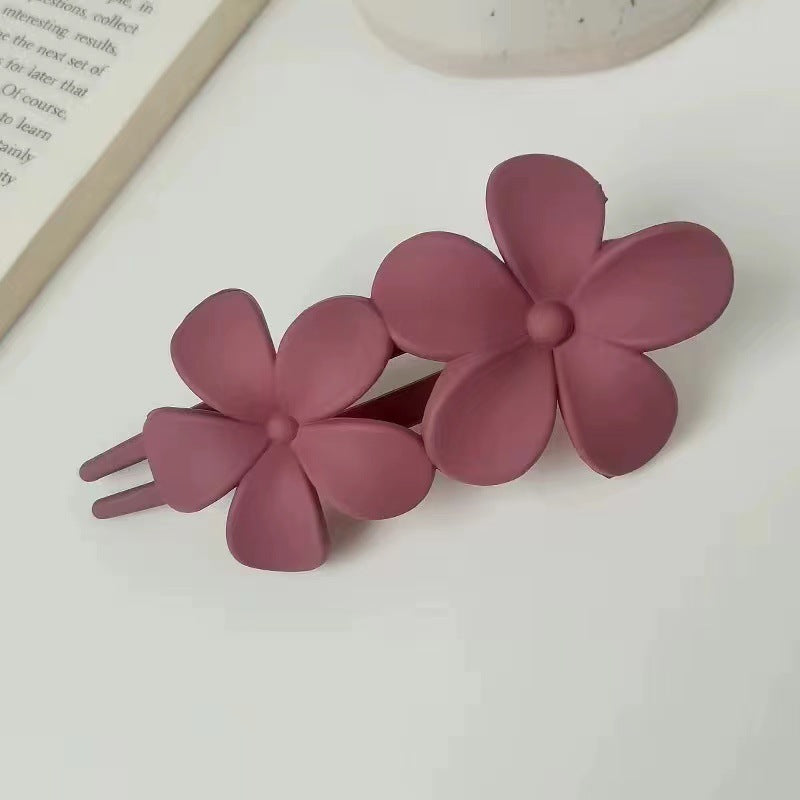 Hairpin back head grab clip matte