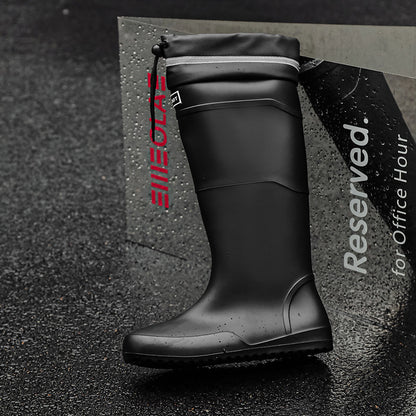 Wearing versatile non-slip rain boots