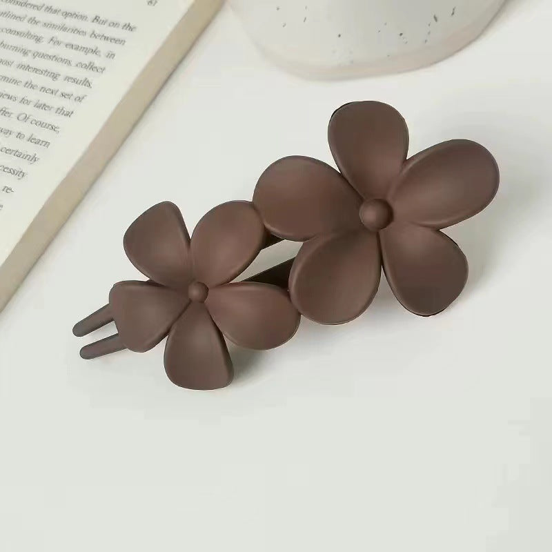 Hairpin back head grab clip matte