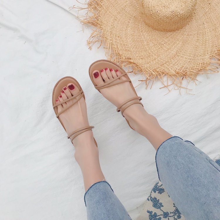 New open-toed pull-up sandals