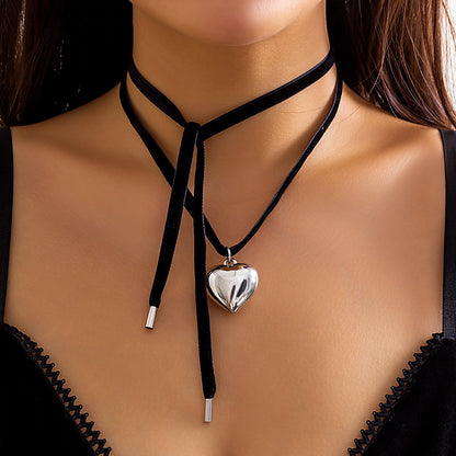 Heart pendant flannel lace-up necklace