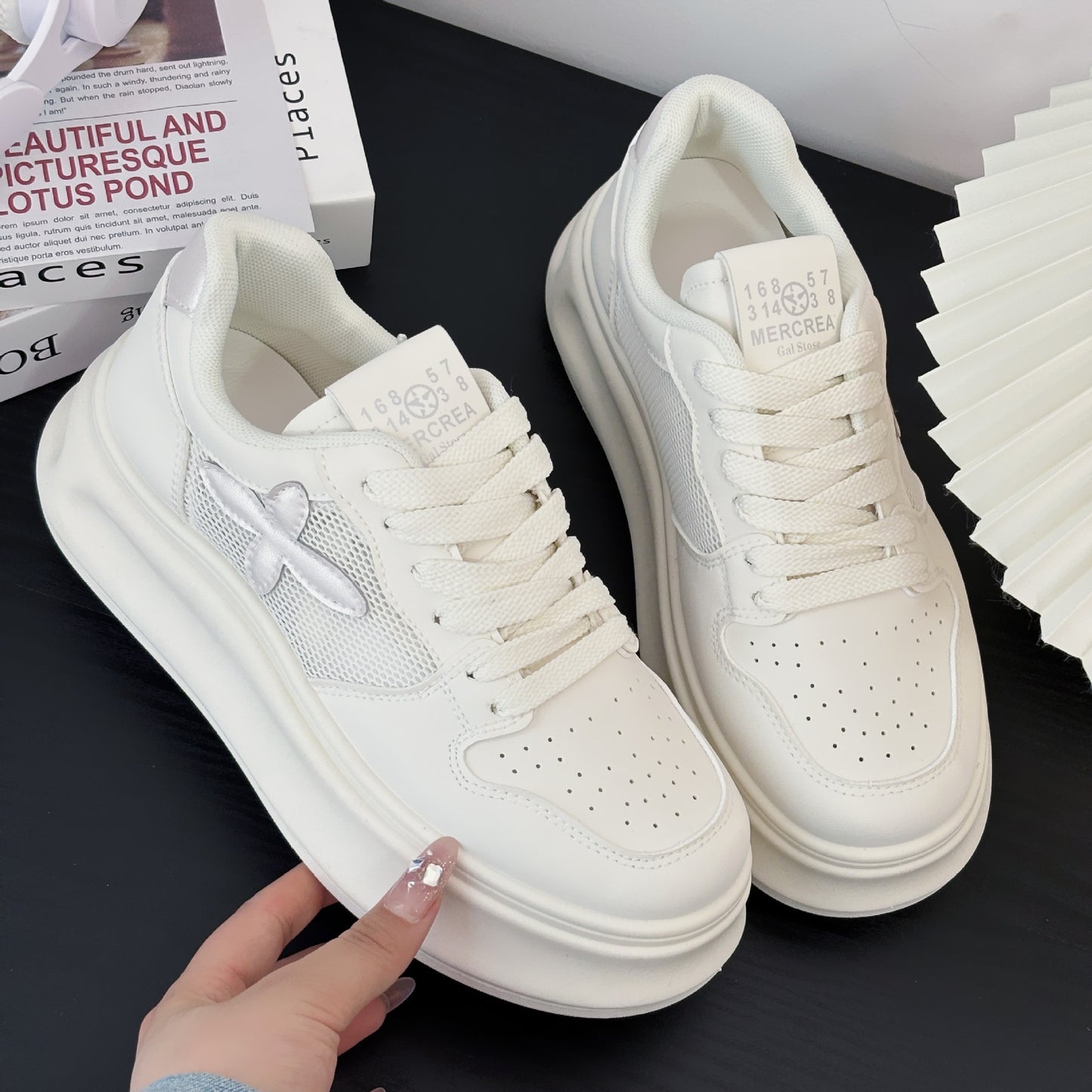 Summer women's breathable ultra-light white shoes