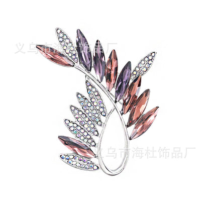 Glass Horse Eye Rhinestone Grassroots Brooch