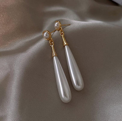 Pearl drop earrings