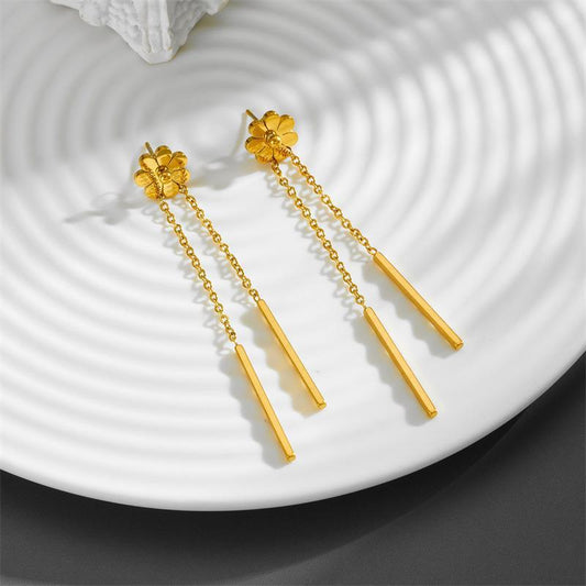 Daisy tassel stud earrings