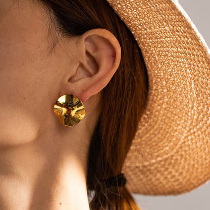 Round pleated earrings