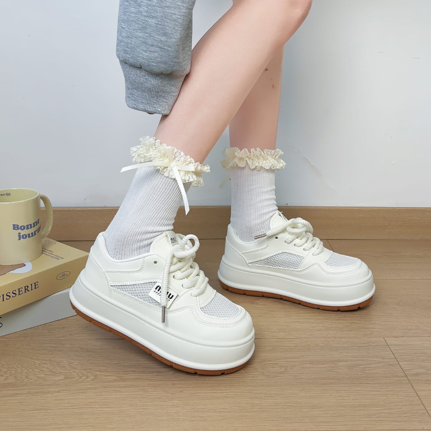 Spring new white shoes for female students