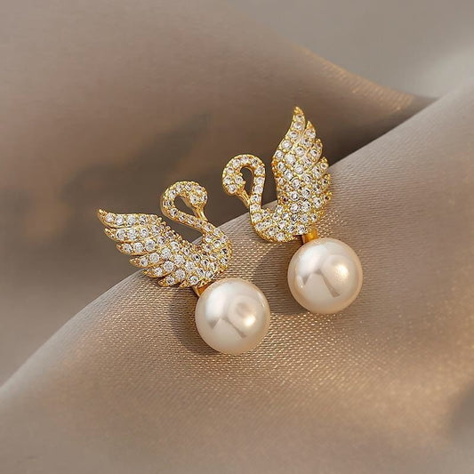 925 Sterling Silver Swan Pearl Earrings