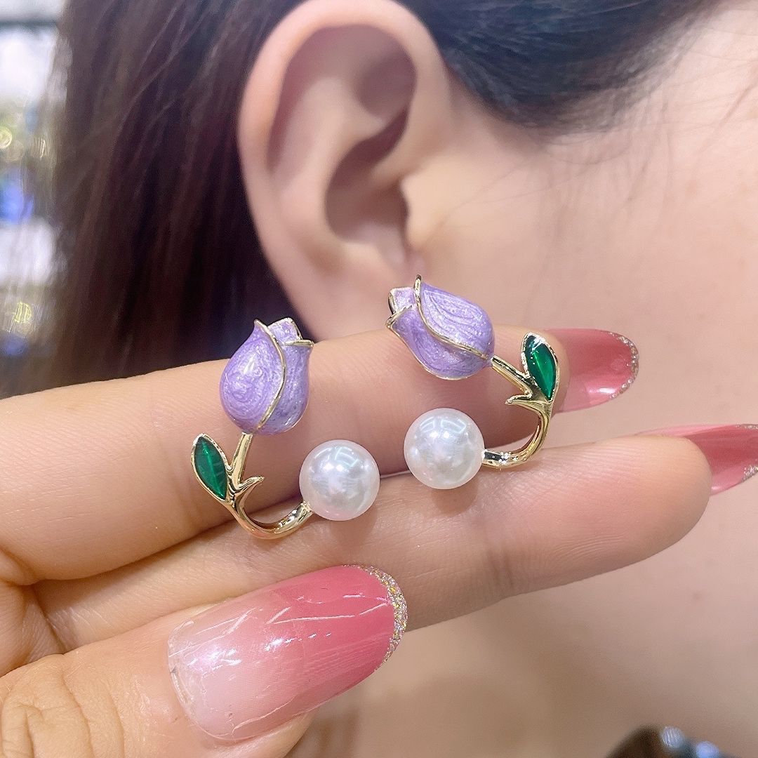 Pendientes de perlas con forma de tulipán