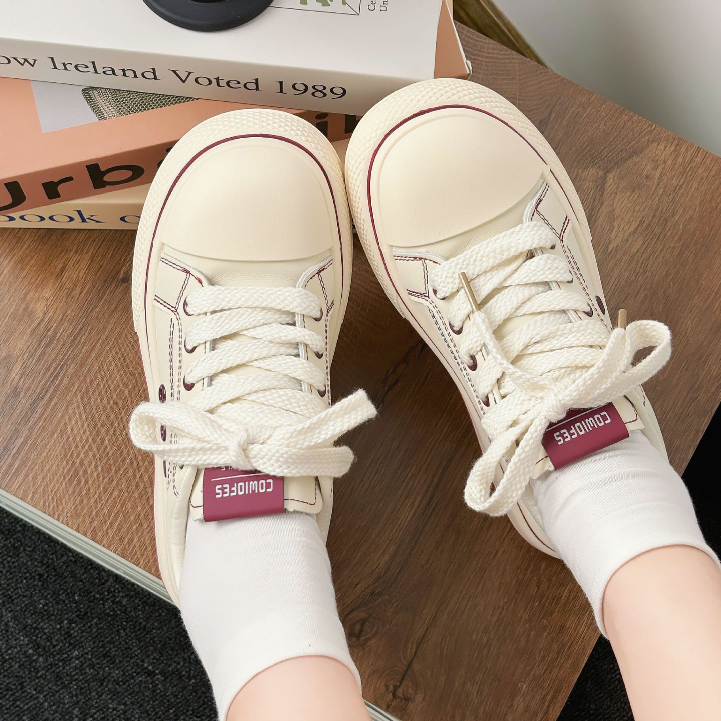 women's fashionable sneakers