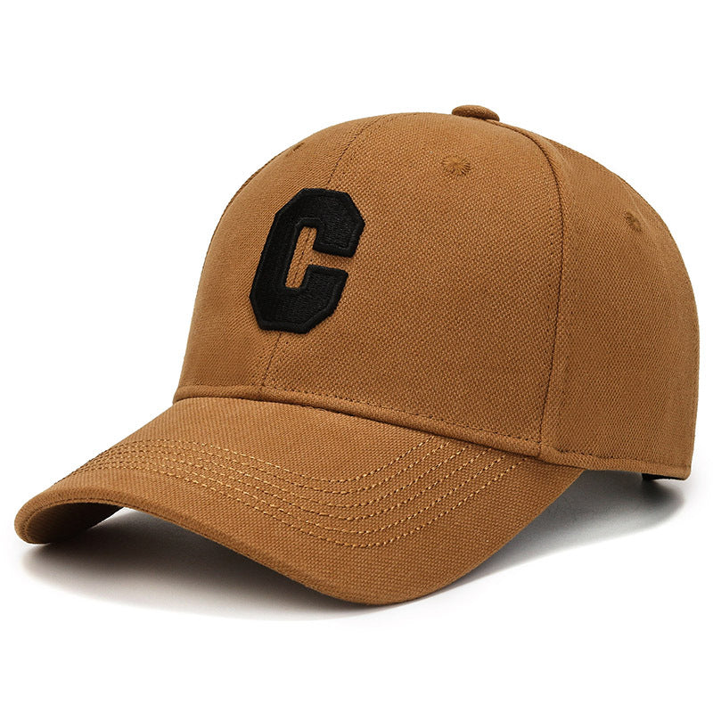 Gorra de pico de pato moderna con bordado de la letra C 