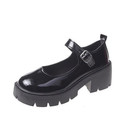 Small leather shoes woman