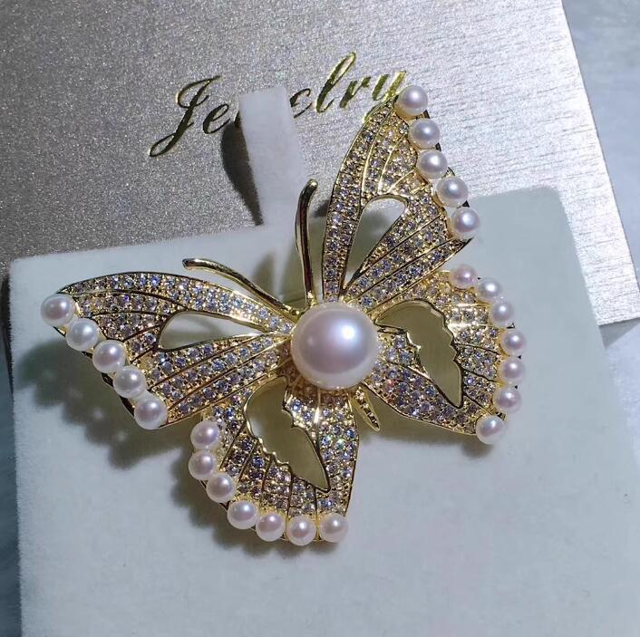 Multi-Bead Butterfly Pearl Brooch