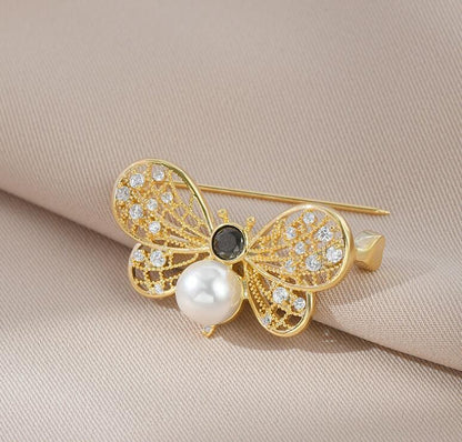 Bow Pearl Flash Diamond Brooch