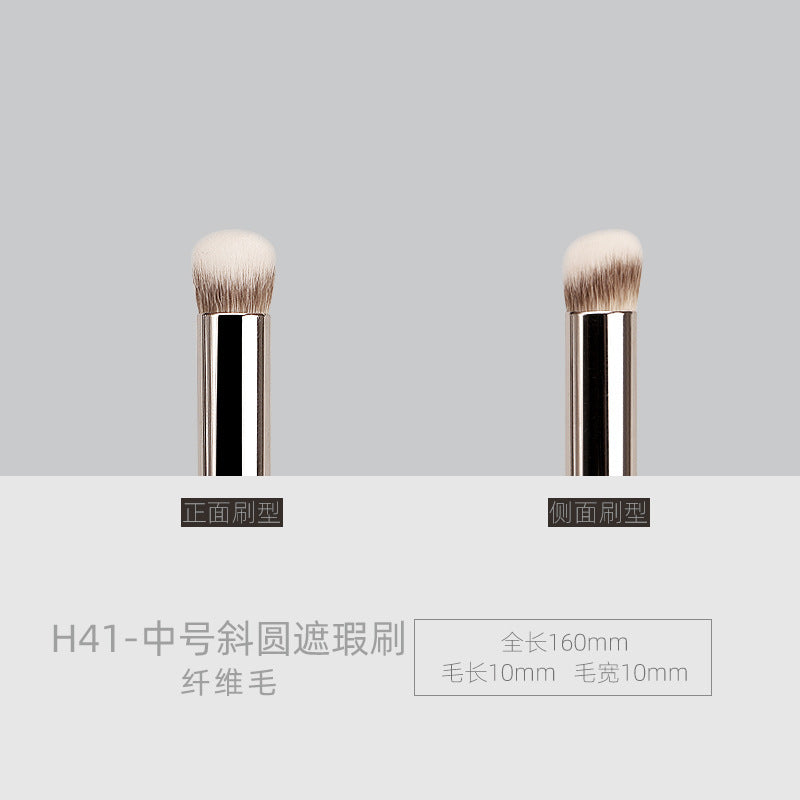 H41 Ebony Wood Angled Concealer Brush