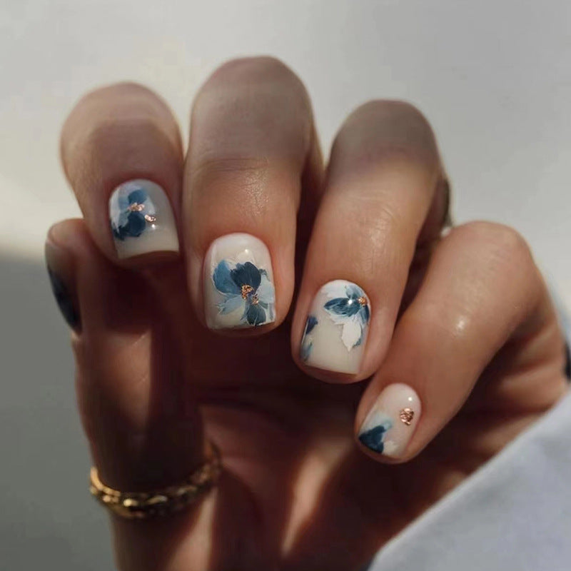 Mist Blue Camellia Short Round Fake Nails