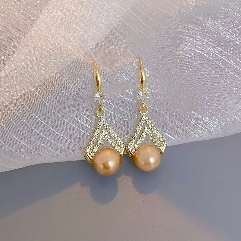 Champagne pearl earrings